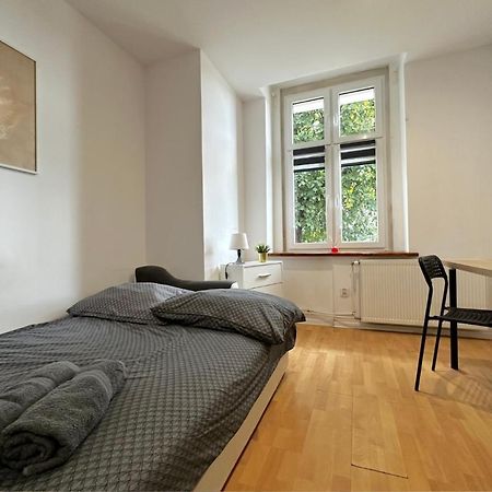 Leaf Room - 20 Minutes To Gdansk Old Town & Seaside Exterior photo